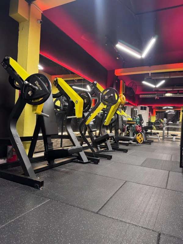 Synergy Fitness Buca alt kat salon görünümü